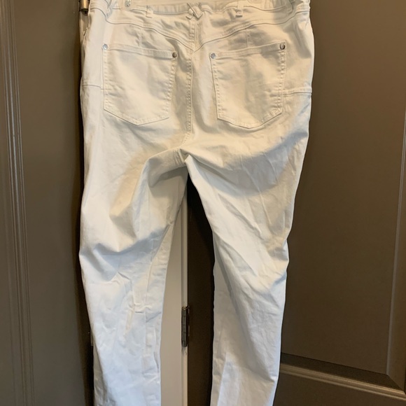 White Jeans - Picture 4 of 7